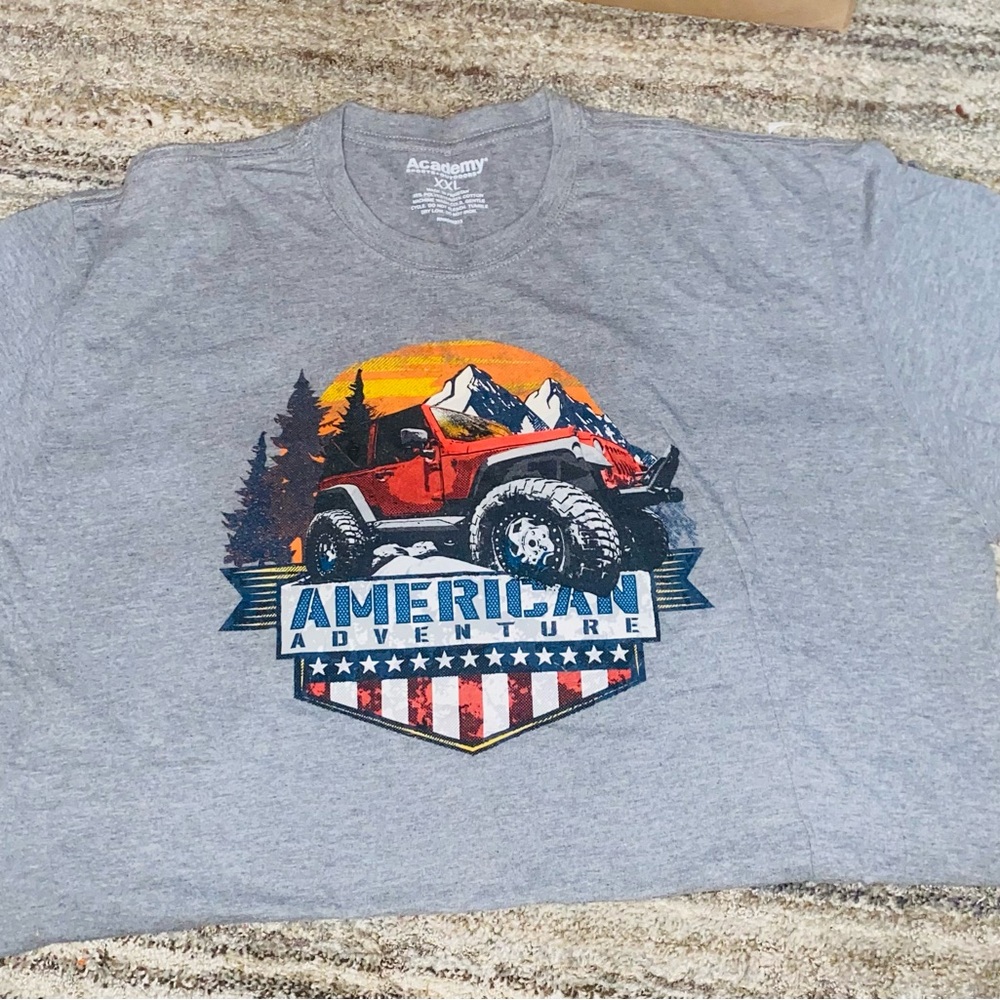 Academy Grey Short-Sleeve Tee with Red Jeep Graphic - American Adventure (6)